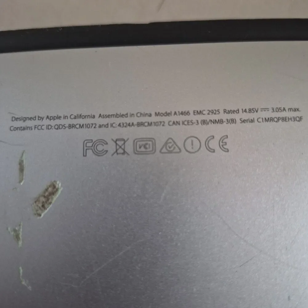 lot of 3 apple macbook air (Models: A1466, A1369, A1465)